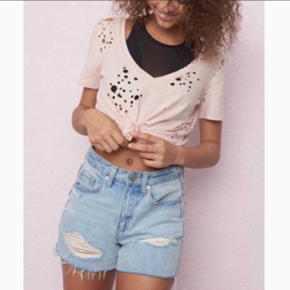 5/$25 GARAGE distressed denim high waist Mom short size 7